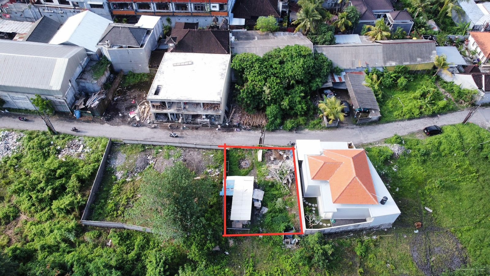 Tanah komersil munggu