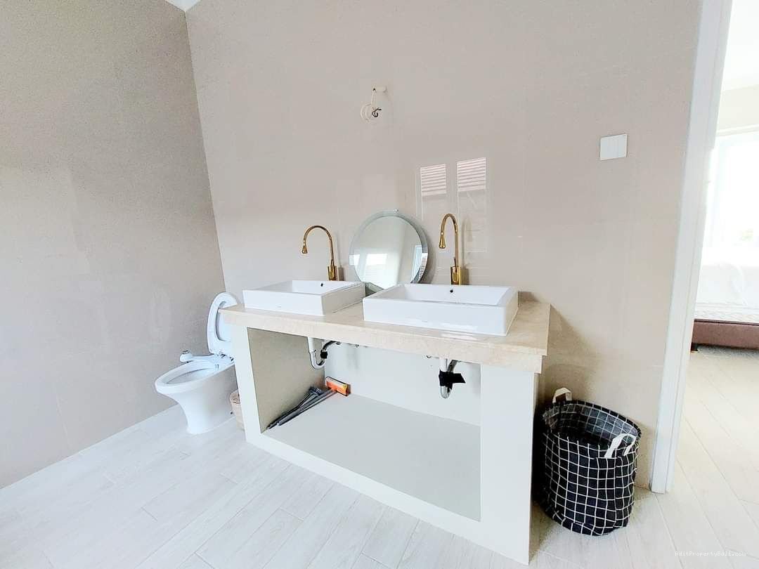 villa mewah view sawah pererenan