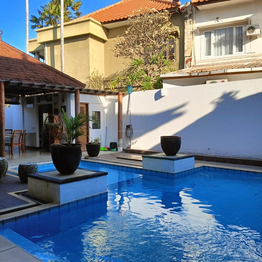 Rumah semi villa pengiyasan