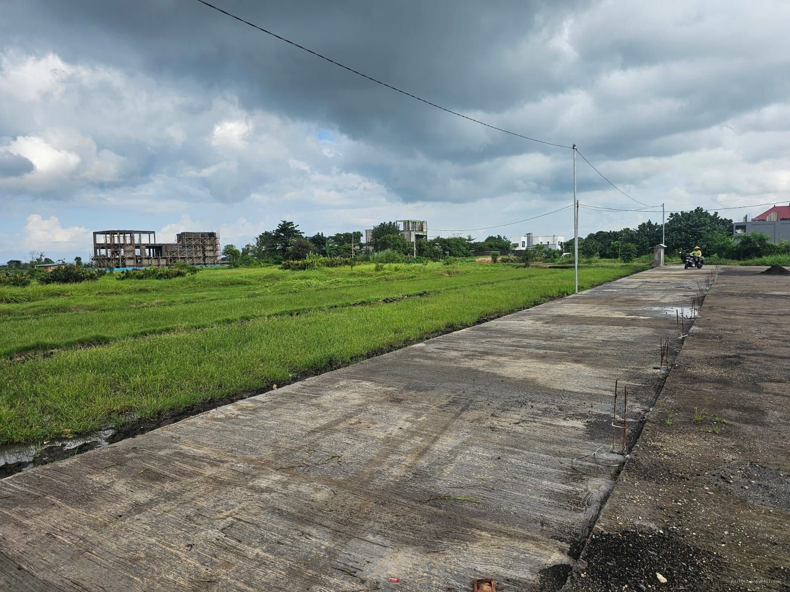 Tanah komersil kedungu