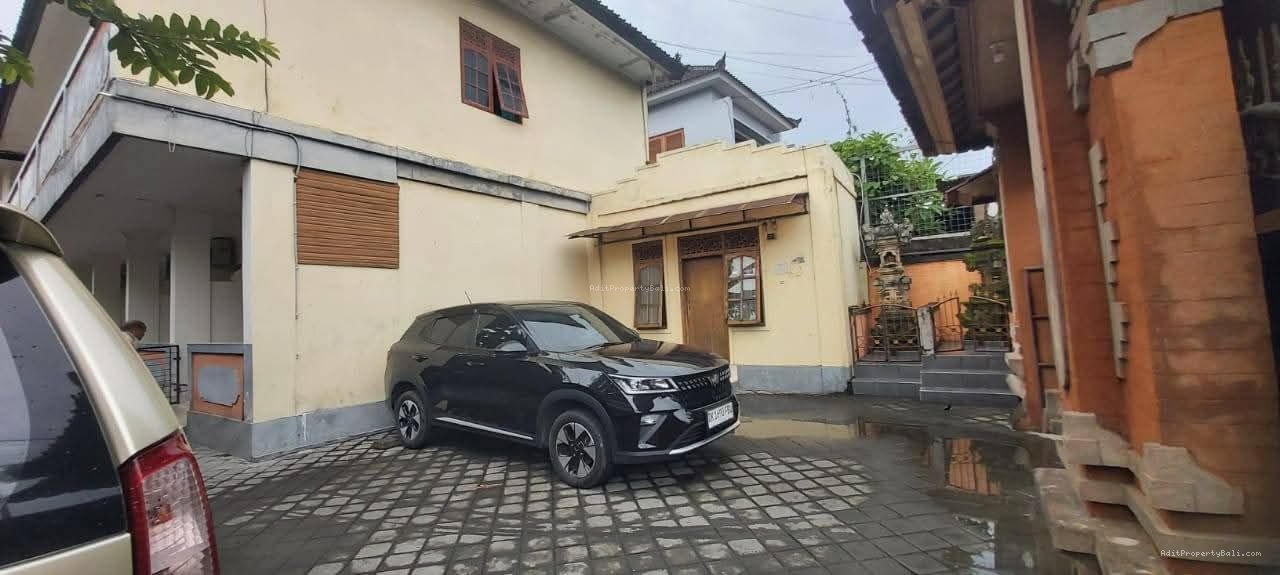 rumah kos renon