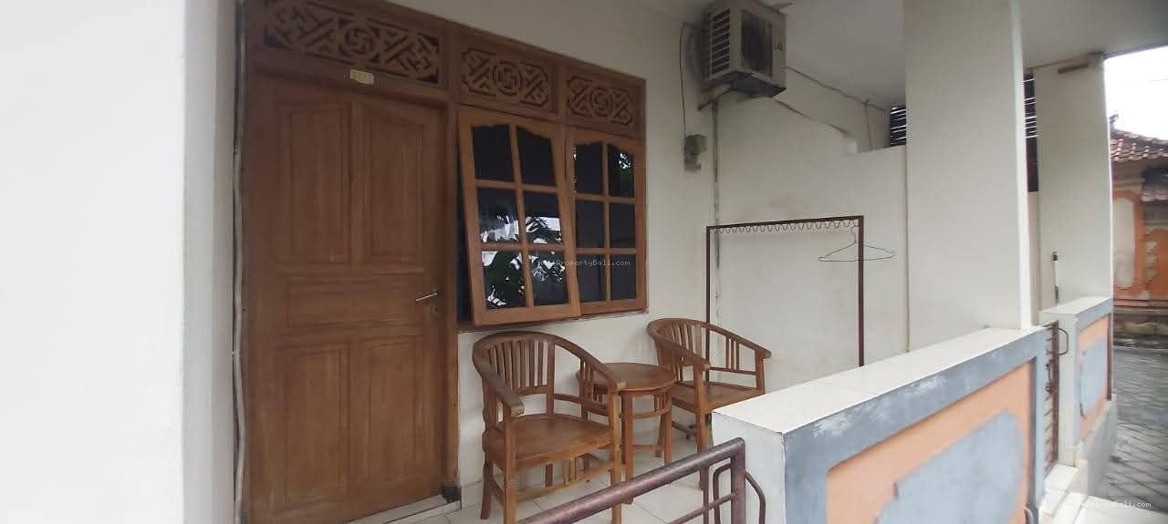 rumah kos renon