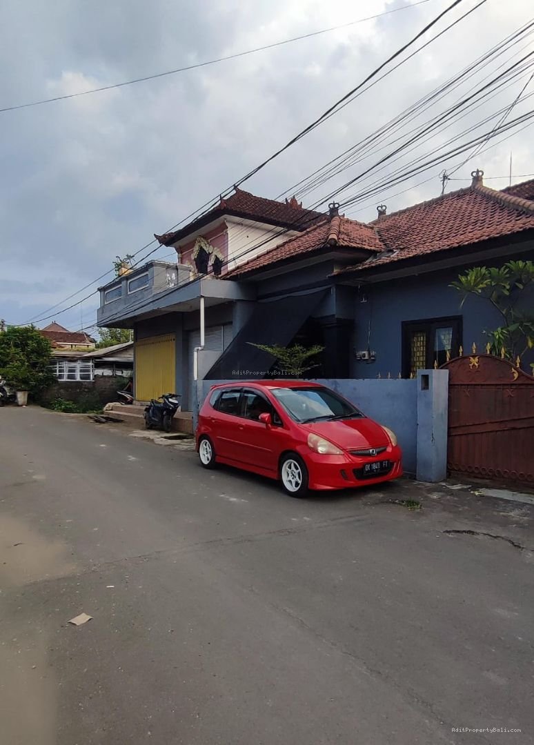 rumah renon dps