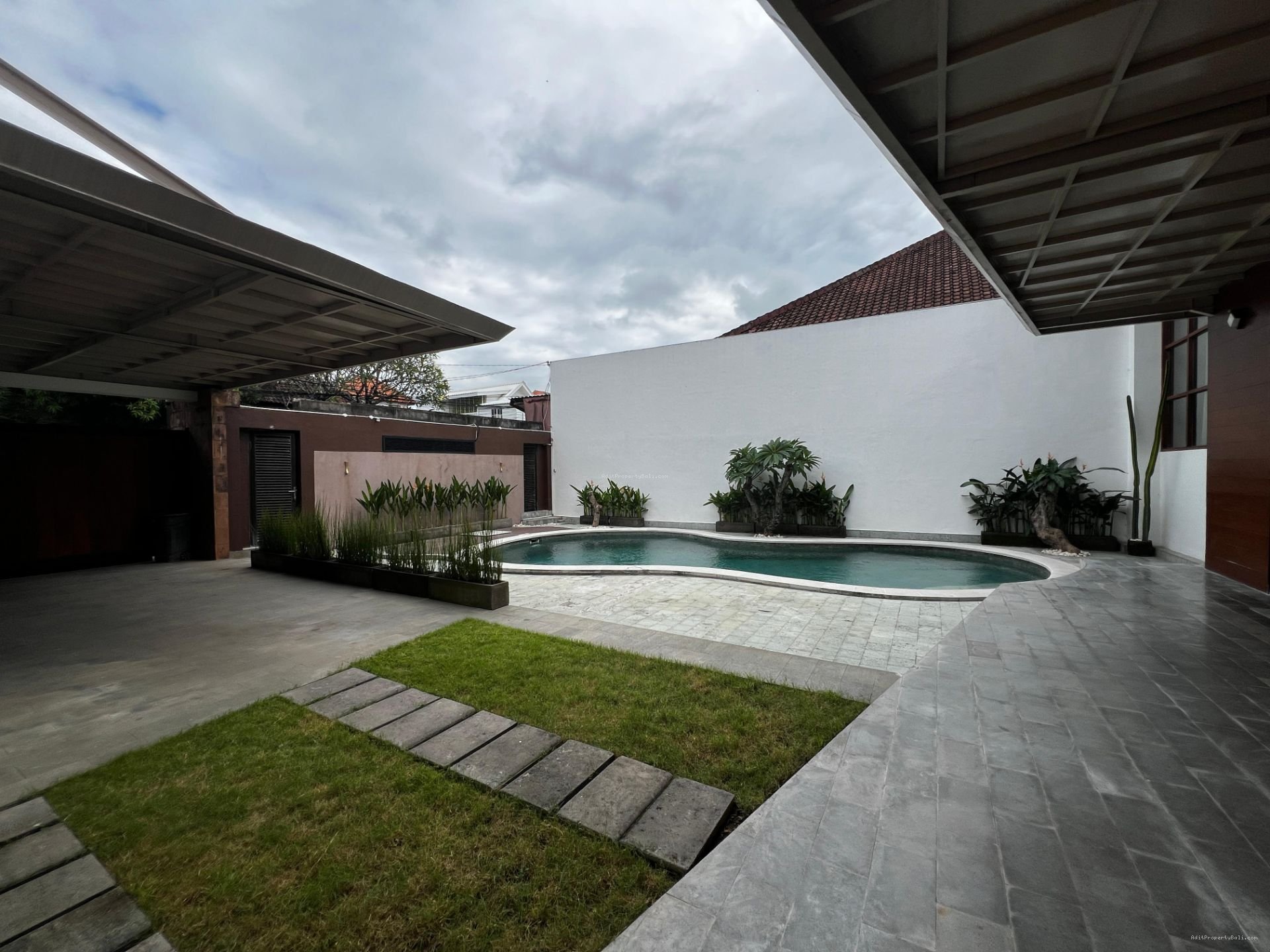 villa modern taman sari