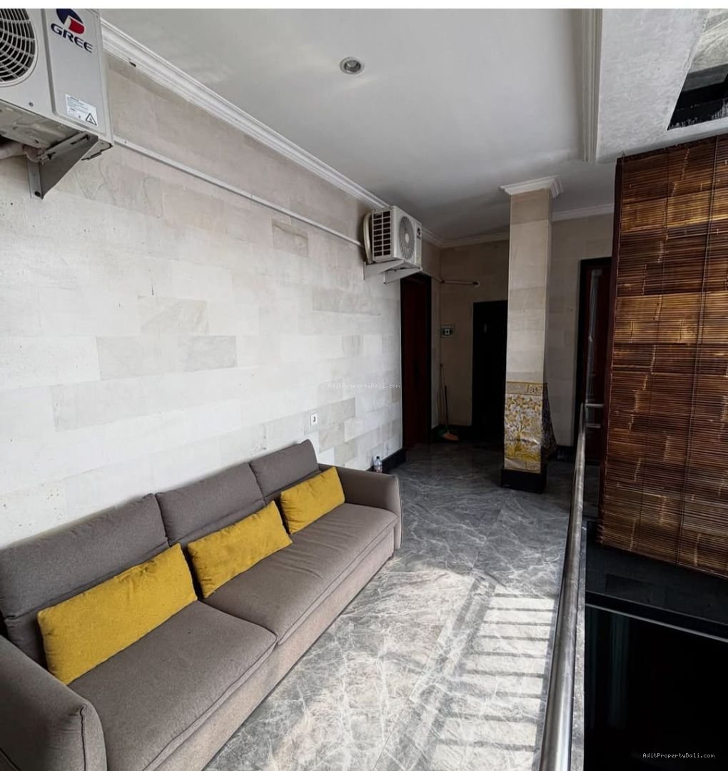 rumah lantai 3 pemogan