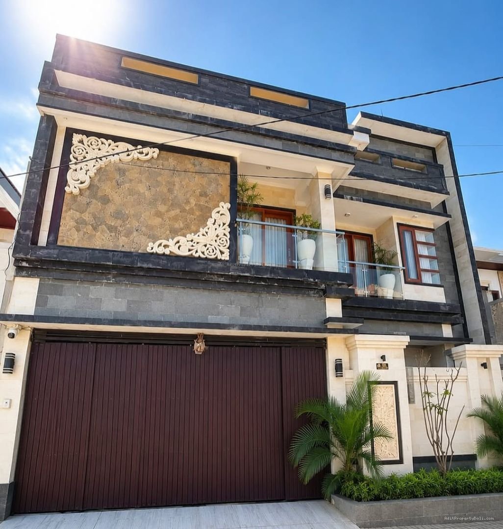 rumah lantai 3 pemogan