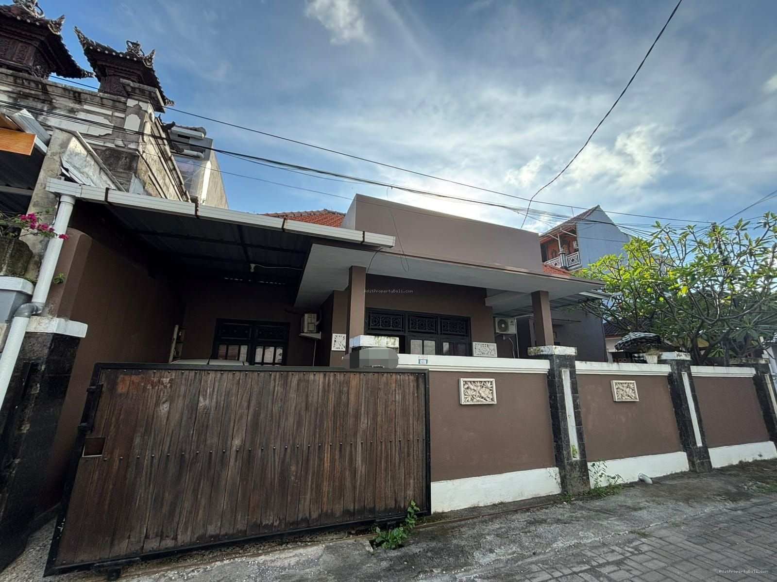 rumah sesetan wg