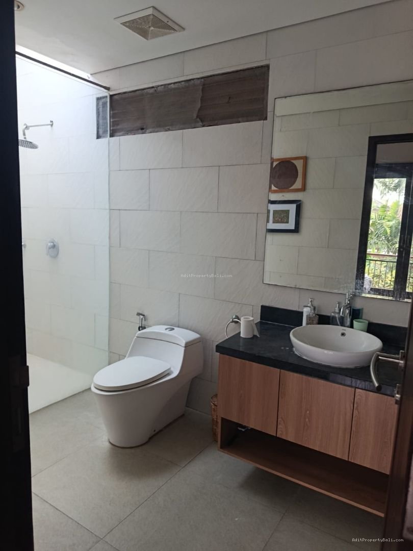 villa tibubeneng cg
