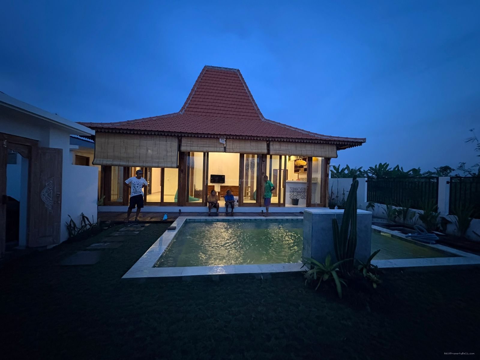 villa joglo kedunguu